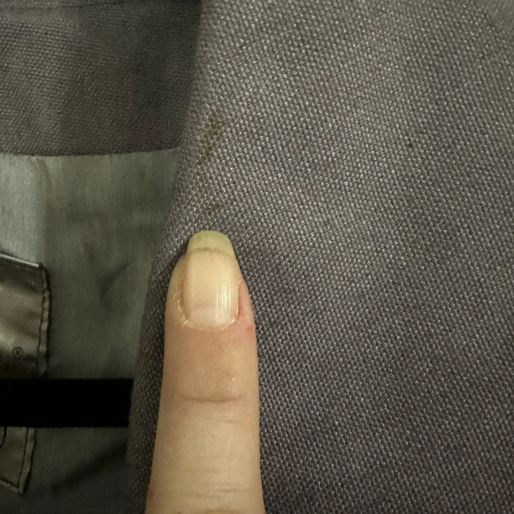 VINTAGE London Fog Trenchcoat. Button Front - Picture 4 of 5